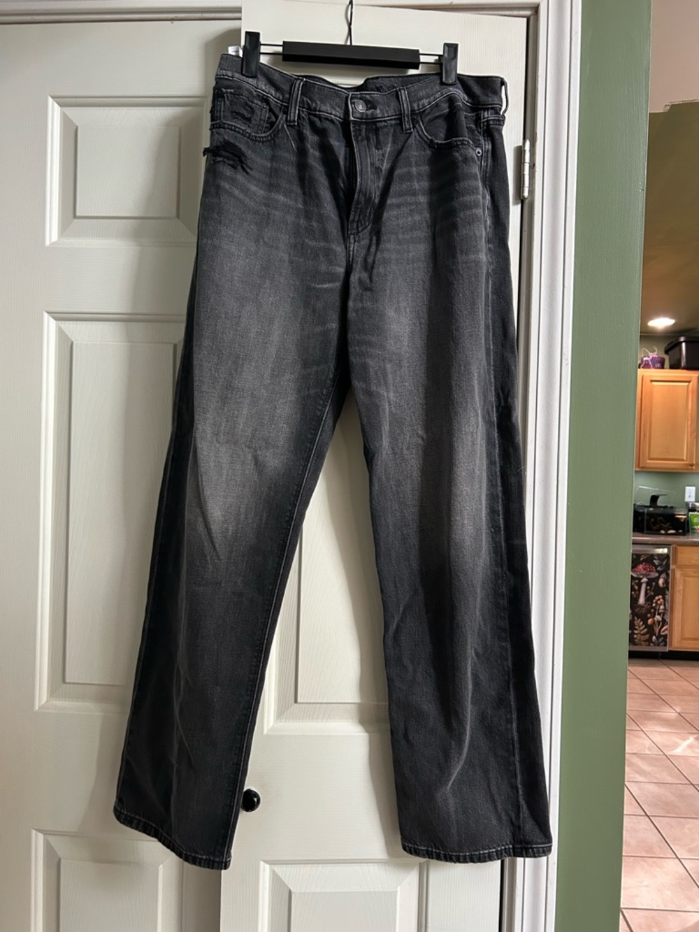 Women’s black American Eagle Jean